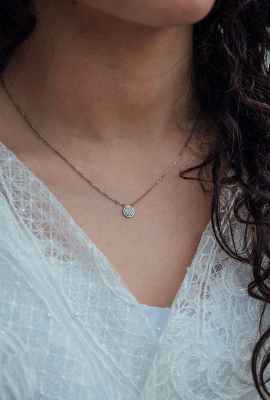 The "VINTAGE" necklace